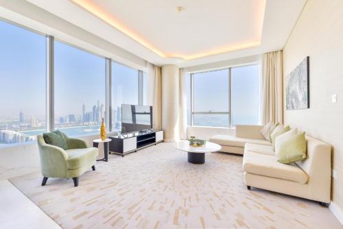 Ultra Luxury Palm Tower With Shared 5 Star Hotel Facilities - Property Overview