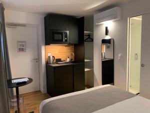 Victoria Aparthotel - Hotel Overview and Location