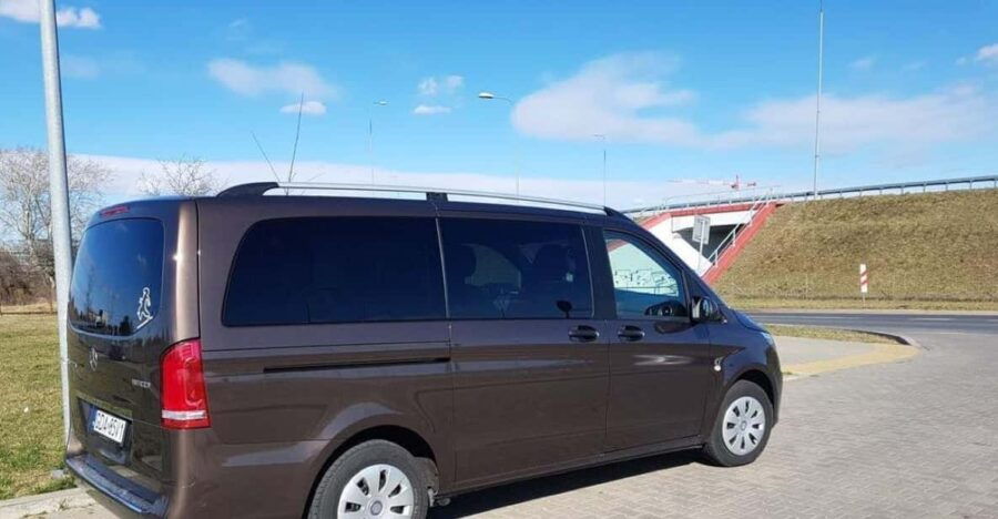 Warsaw: Private Transfer Chopin Airport -City 1-6 Person - Service Overview