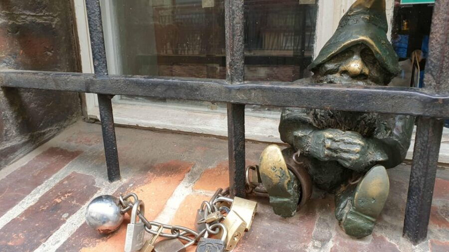 Wrocław: Following the Dwarfs. See the City Differently! 2h - Discover Wrocławs Unique Dwarf Sculptures