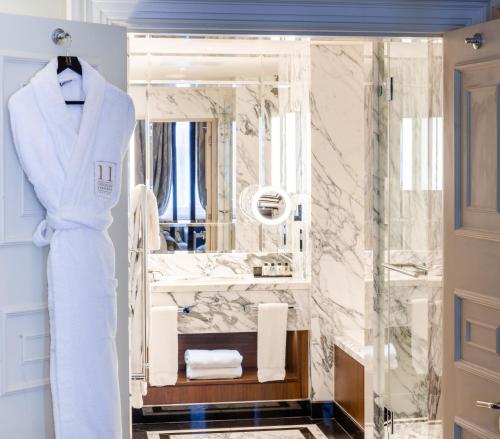 11 Cadogan Gardens and The Apartments by Iconic Luxury Hotels - Prime Location