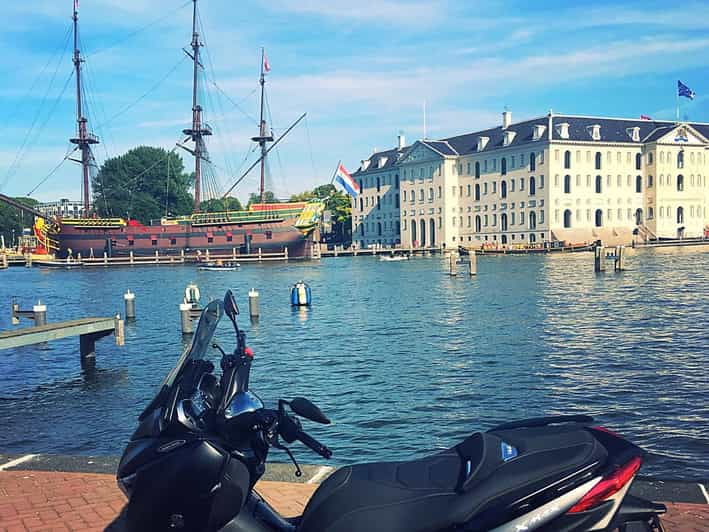 75 Min. Explore Amsterdam & Beyond by Private Motor Tour