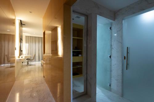 Alberni Jabal Hafeet Hotel Al Ain - Location and Accessibility