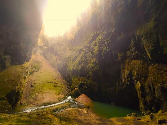 Best of Czech Caves - Full-Day Hiking Tour in Moravian Karst - Itinerary Breakdown