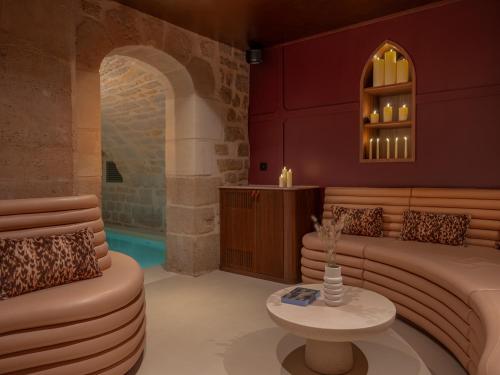 Boudoir of the Muses - Guest Ratings and Reviews