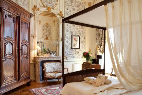Chateau Colbert - Location and Accessibility