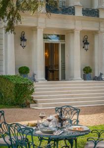 Chateau De Rochecotte - Accommodation Options
