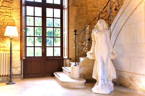 Château Du Bû - Amenities and Services