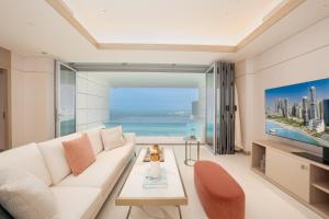 FIVE LUXE - Good To Know