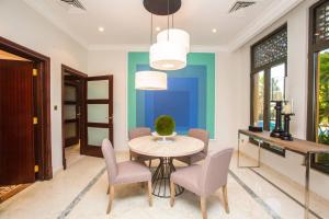 Frond F, Beachfront Villa, Palm Jumeirah - Mint Stay - Accommodation Details
