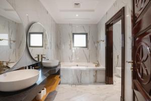 Frond K, Signature Villas, Palm Jumeirah – Mint Stay Review - Amenities and Features