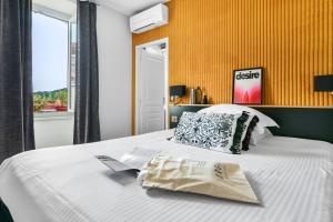 Hotel Argia - Location and Nearby Attractions