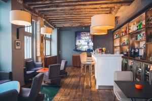 Hotel Jules & Jim - Accommodations and Amenities