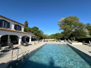 Hotel La Bastide Saint Martin - Accommodations and Amenities