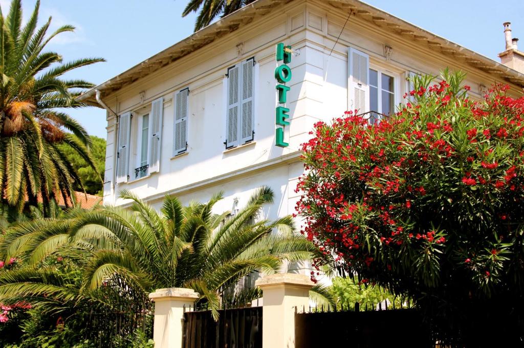 Hotel Villa Les Cygnes - Accommodations and Amenities