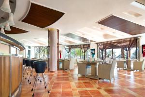 Le Meridien Al Aqah Beach Resort - Accommodations and Facilities