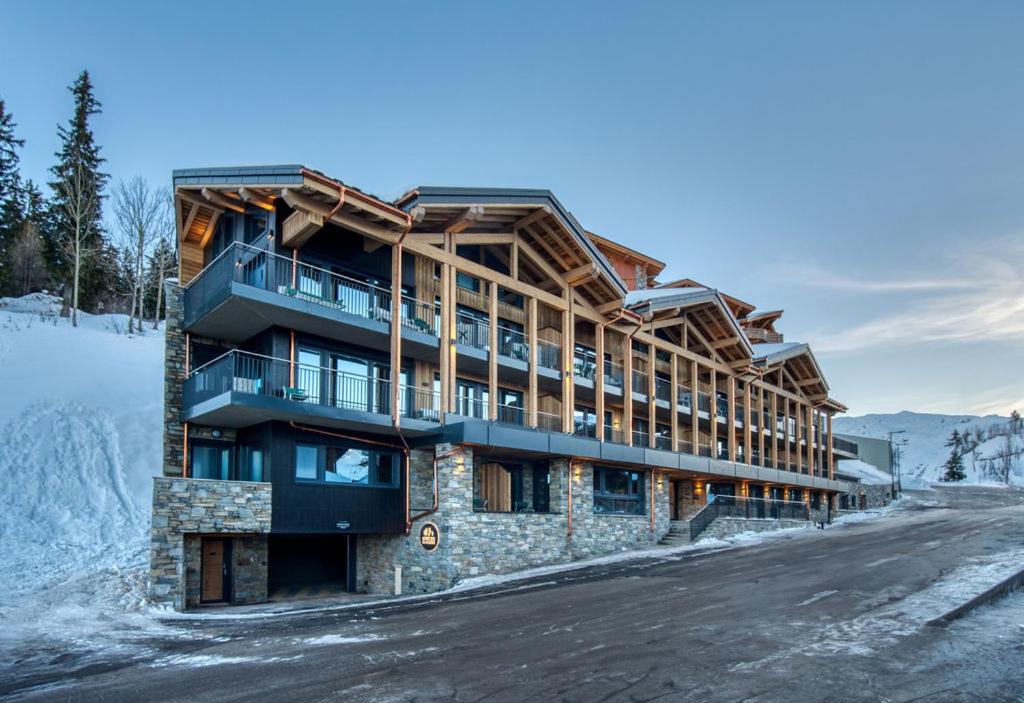 Lodge of the Glaciers - Amenities and Features