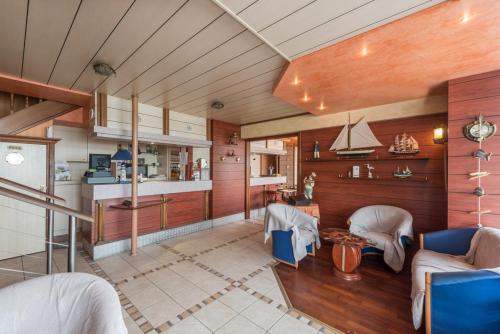 Logis Hotels - At the Silver Fish - 3-Star Hotel and Restaurant - Guest Experiences