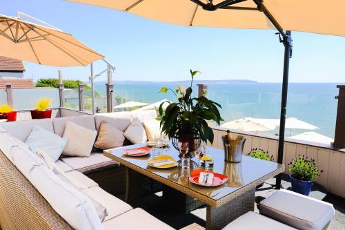 Pebble Beach Seaview Restaurant & Rooms - Accommodation Options