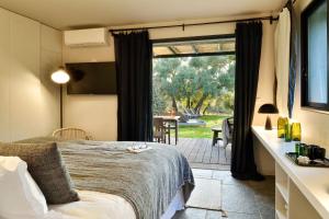Peretti Della Rocca Summer - Luxurious Accommodations and Features