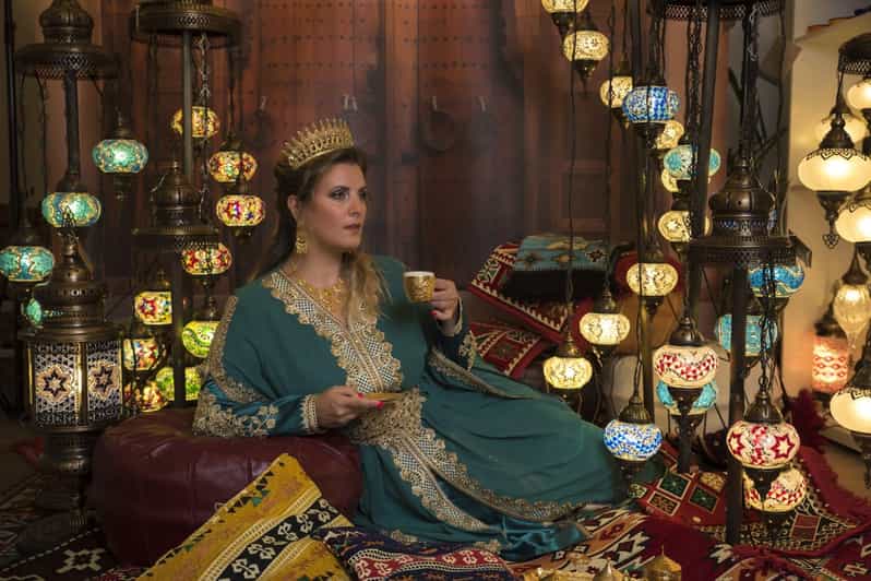 Prague: Oriental Dress Photoshooting - What to Expect