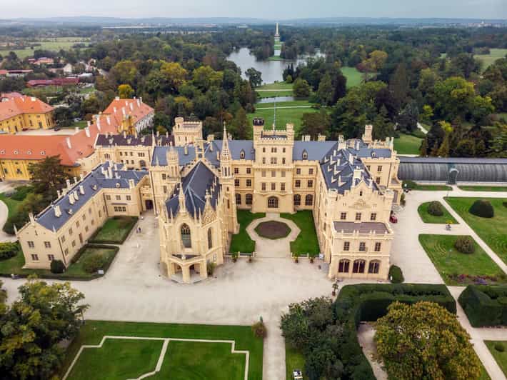Private Day Trip From Vienna to Lednice, Valtice and Mikulov - Itinerary Highlights
