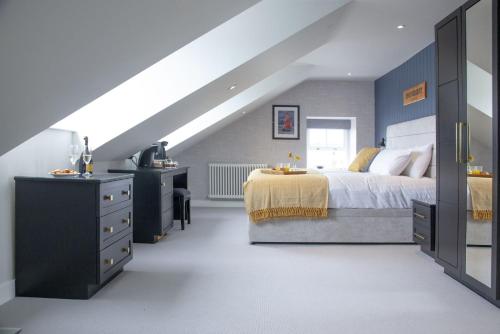 Provident, Maritime Suites, Brixham - Accommodation Features