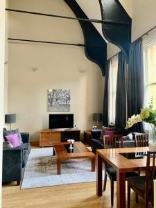Quebecs Luxury Apartments - Prime Location Highlights