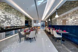 Royal Continental Suites Business Bay - Deluxe Apartments - Types of Accommodations Available