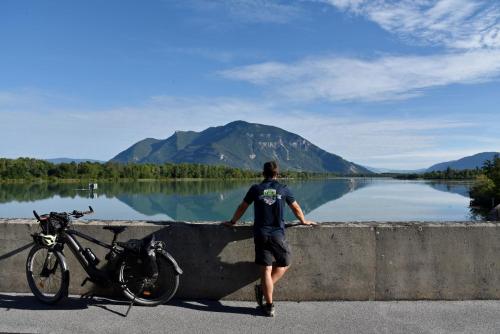 SHANA Hotel & Residence - Accommodation Types and Amenities