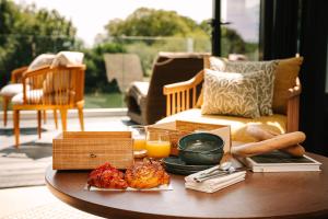 South Lodge - Amenities and Facilities