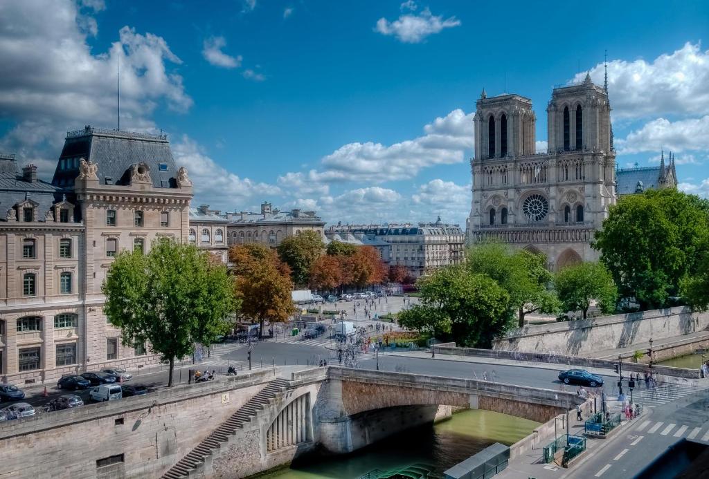 The Banks of Notre-Dame - Guest Experience and Reviews