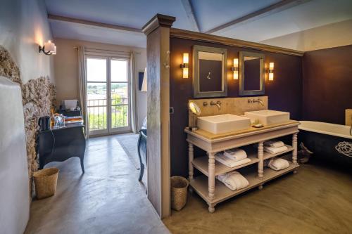 The Bastide of the Clos Des Roses - Teritoria - Elegant Accommodations