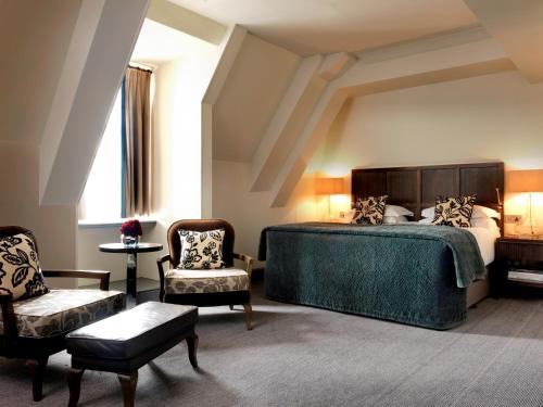 The Bloomsbury Hotel - Location and Accessibility