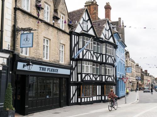 The Fleece at Cirencester - Accommodation and Amenities
