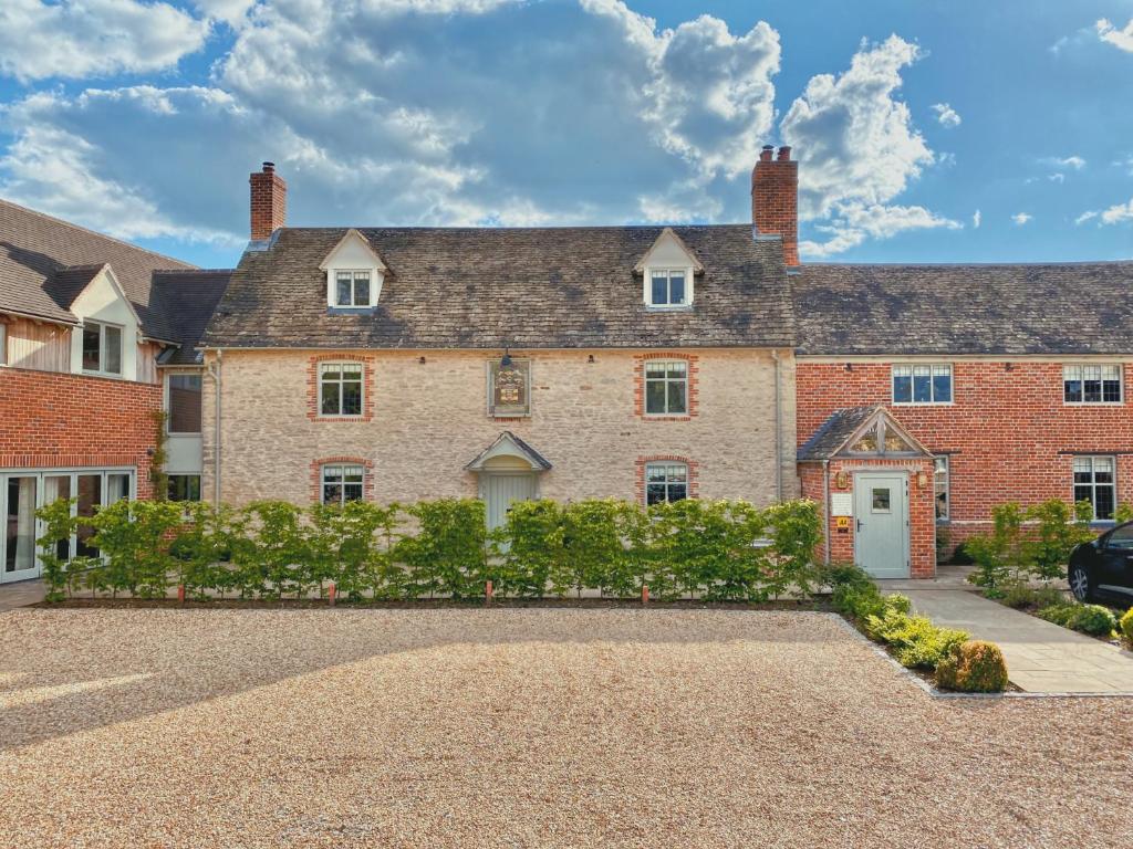 The Harcourt Arms Review