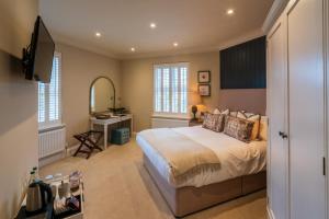 The Rising Sun - Amenities and Facilities