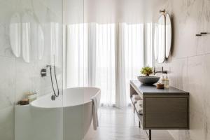 The Stratford Hotel London - Amenities and Facilities