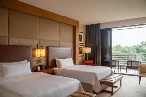 VOGO Abu Dhabi Golf Resort & Spa Formerly The Westin Abu Dhabi Golf Resort & Spa - Location and Accessibility
