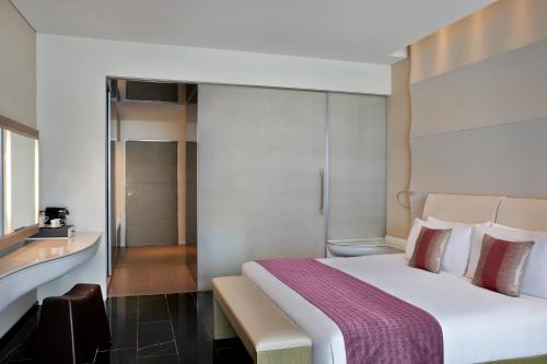 W Abu Dhabi - Yas Island - Accommodations and Amenities