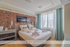 Au 30 Condo Hotel Review - Check-in and Check-out Policies