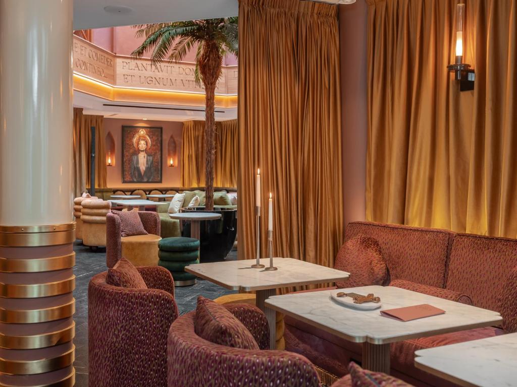 Boudoir of the Muses - Amenities and Services