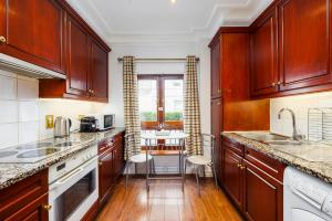 CARLTON COURT - MAYFAIR - Guest Ratings