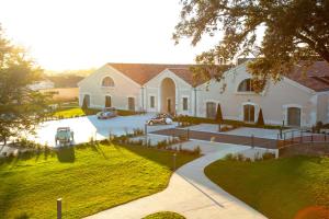 Chais Monnet Apartments - Guest Experience