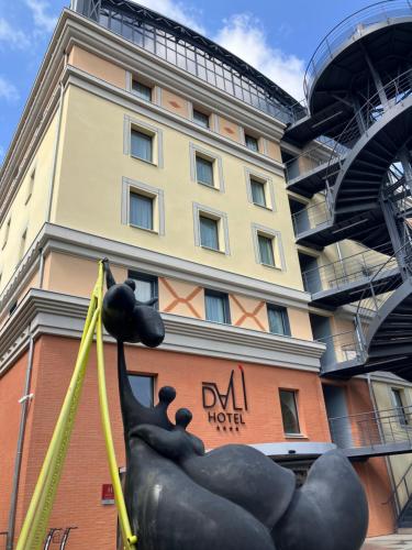 Dali Hotel Montauban - Guest Experience Highlights