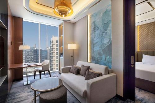 Embassy Suites By Hilton Dubai Business Bay - Amenities and Services