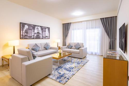 Golden Sands Suites - Guest Experiences