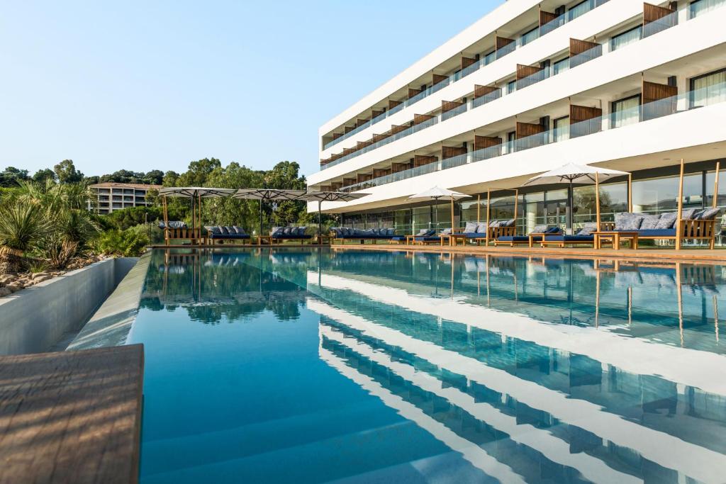 Golden Tulip Porto-Vecchio - Dining and Facilities