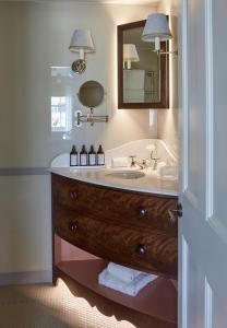 Henrys Townhouse Marylebone - Amenities and Services Offered