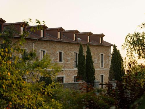 Hotel and Spa Fort St Laurent Lyon - Handwritten Collection - Amenities and Services
